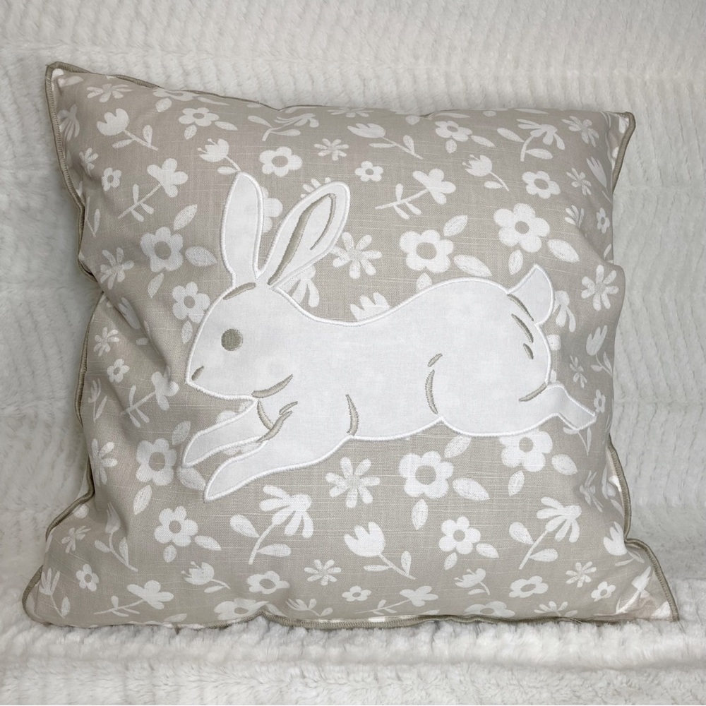 Spritz Bunny Embroidered Appliqué Floral Throw Pillow Tan White NEW - Picture 1 of 4